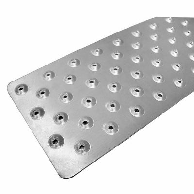 HANDI PRODUCTS INC, Handi-Treads 3.75 in. W X 30 in. Bande de fil de sécurité pour marchepieds en aluminium gris avec revêtement en poudre